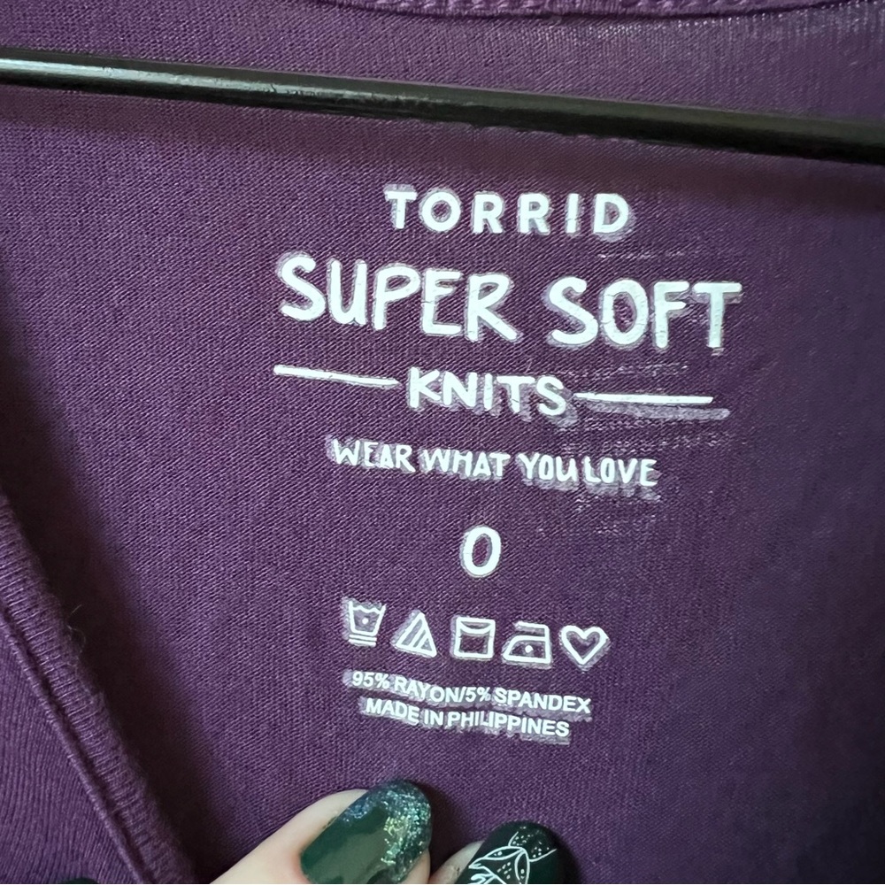 Torrid | Super Soft Ruffle Keyhole Top - Picture 3 of 6